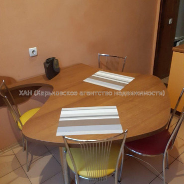 Продам квартиру, Павловская площ. , 2  ком., 54 м², капитальный ремонт 