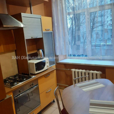 Продам квартиру, Павловская площ. , 2  ком., 54 м², капитальный ремонт 