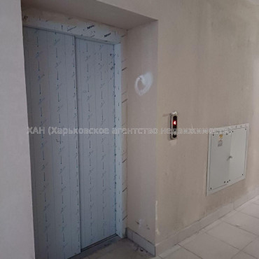 Продам квартиру, Барабашова академика ул. , 1 кім., 39 м², без внутренних работ 