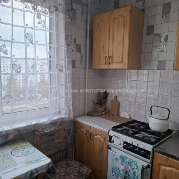 Сдам квартиру, Победы просп. , 66В , 2  ком., 46 м², советский ремонт 