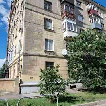 Продам квартиру, Москалёвская ул. , 3 кім., 64 м², косметический ремонт 