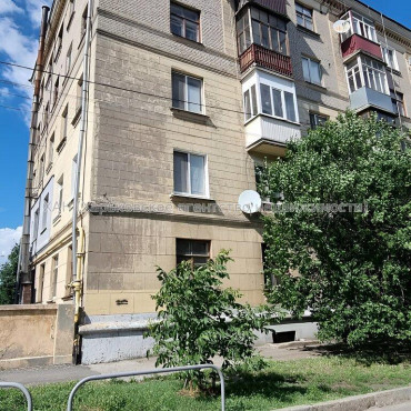 Продам квартиру, Москалёвская ул. , 3  ком., 64 м², косметический ремонт 