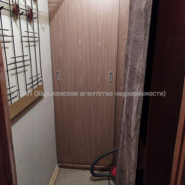 Продам квартиру, Единства ул. , 3 кім., 64 м², косметический ремонт 