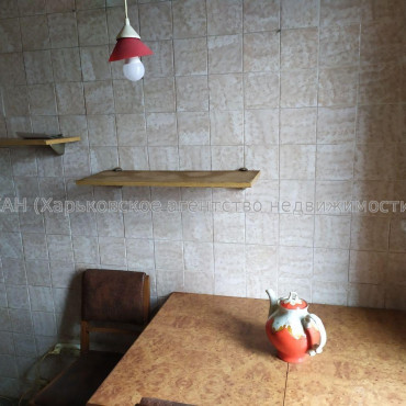 Продам квартиру, Единства ул. , 3 кім., 64 м², косметический ремонт 