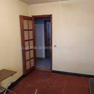 Продам квартиру, Единства ул. , 3 кім., 64 м², косметический ремонт 