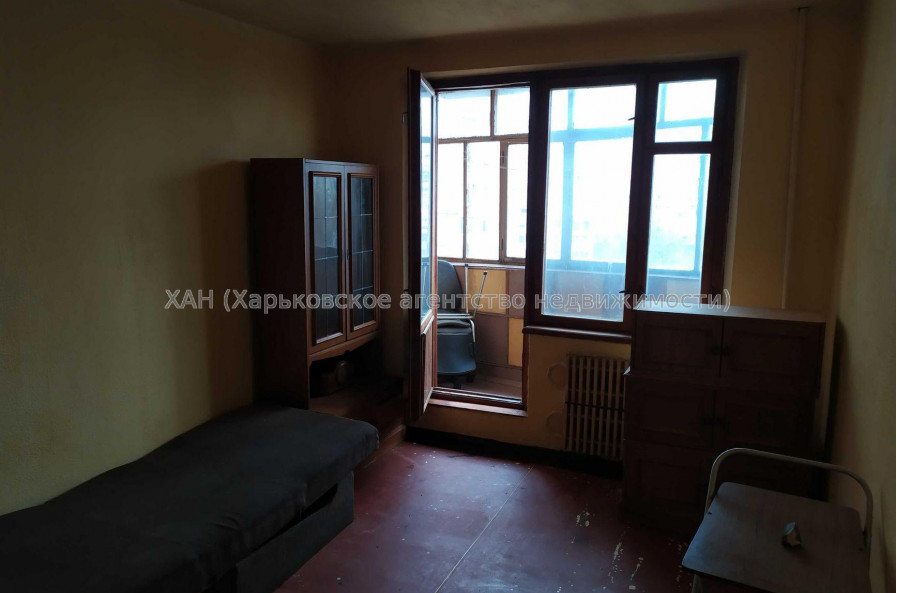 Продам квартиру, Единства ул. , 3 кім., 64 м², косметический ремонт 