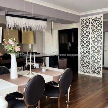 Продам квартиру, Науки просп. , 2 кім., 134 м², авторский дизайн 