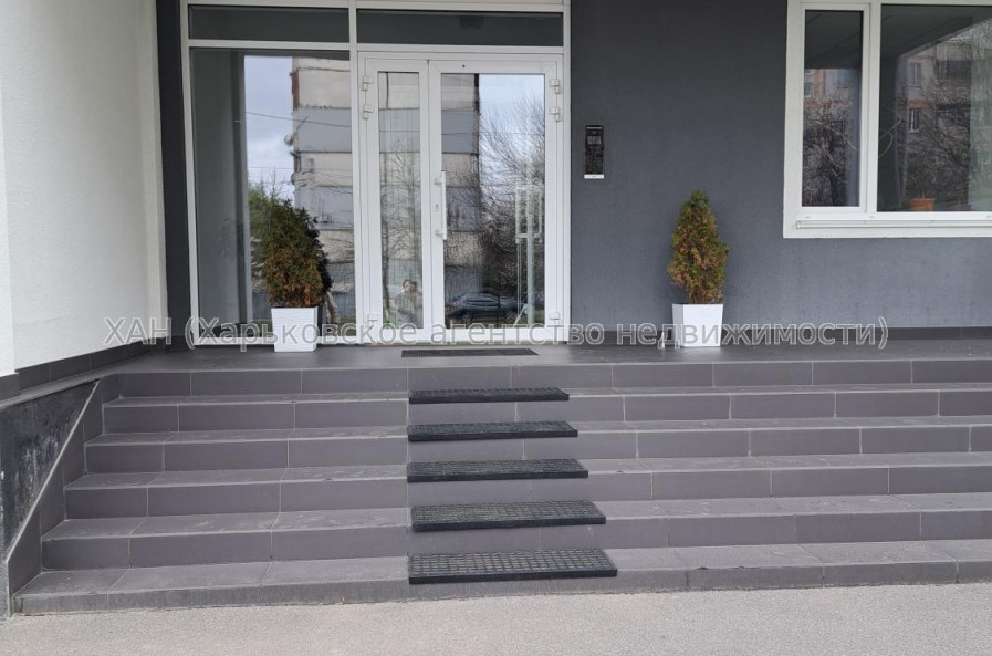 Продам квартиру, Холодногорская ул. , 2  ком., 72 м², без внутренних работ 