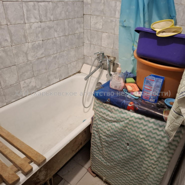 Продам квартиру, Аэрокосмический пр. , 2 кім., 46.50 м², косметический ремонт 