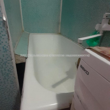 Продам квартиру, Академиков Ахиезеров ул. , 2  ком., 49.50 м², косметический ремонт 