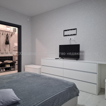 Продам квартиру, Мира ул. , 2 кім., 57.80 м², евроремонт 