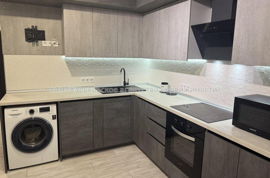 Продам квартиру, Мира ул. , 2 кім., 60 м², евроремонт 