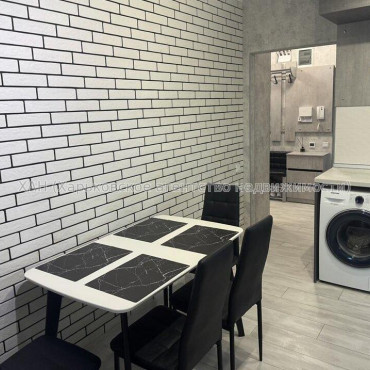 Продам квартиру, Мира ул. , 2 кім., 60 м², евроремонт 