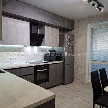 Продам квартиру, Мира ул. , 2 кім., 57.80 м², евроремонт 