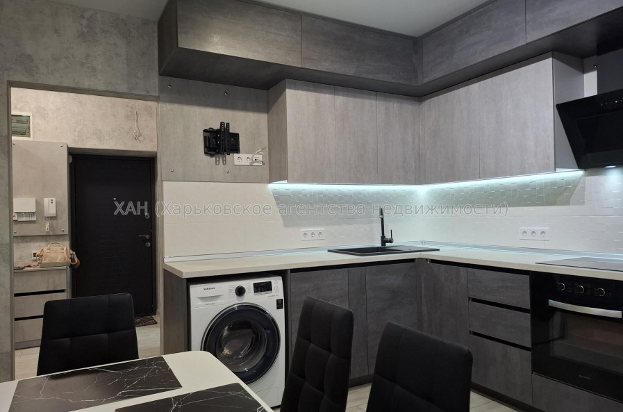 Продам квартиру, Мира ул. , 2 кім., 57.80 м², евроремонт 