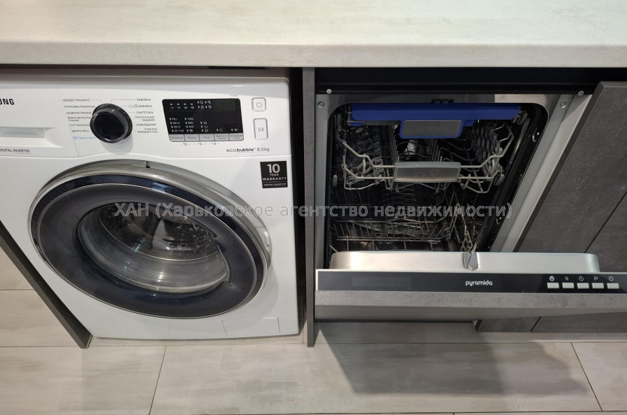 Продам квартиру, Мира ул. , 2 кім., 57.80 м², евроремонт 