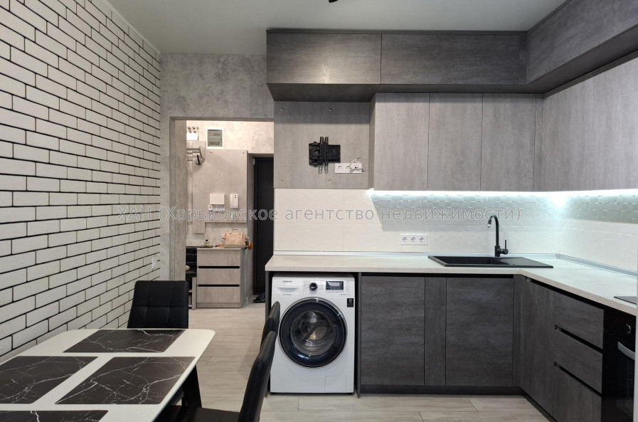 Продам квартиру, Мира ул. , 2 кім., 57.80 м², евроремонт 