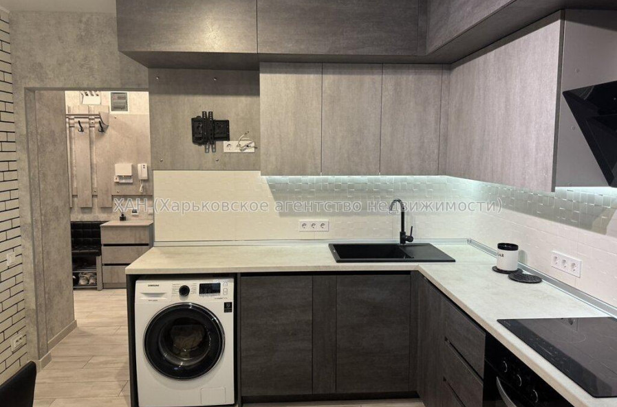 Продам квартиру, Мира ул. , 2 кім., 60 м², евроремонт 