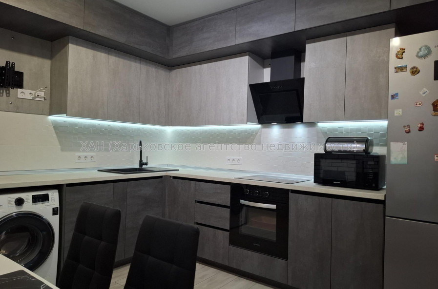 Продам квартиру, Мира ул. , 2 кім., 57.80 м², евроремонт 