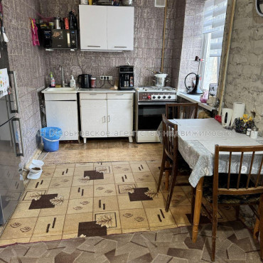 Продам квартиру, Александра Орлова ул. , 3 кім., 61 м², капитальный ремонт 