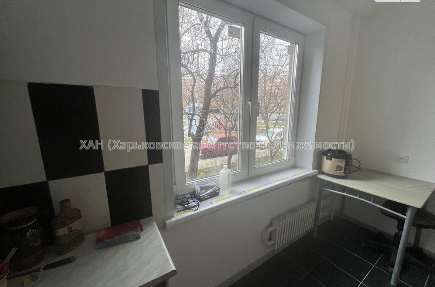 Продам квартиру, Леся Сердюка ул. , 2 кім., 49 м², косметический ремонт 