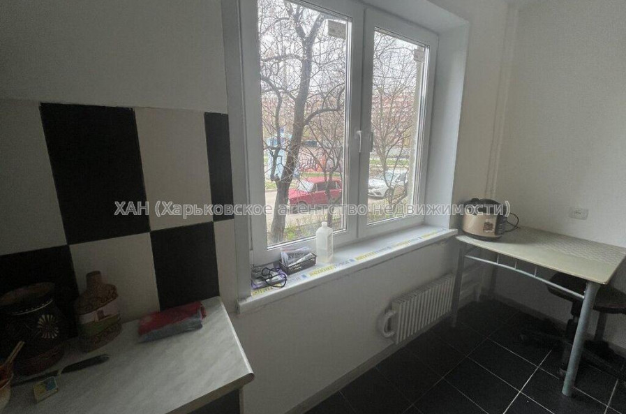 Продам квартиру, Леся Сердюка ул. , 2 кім., 49 м², косметический ремонт 