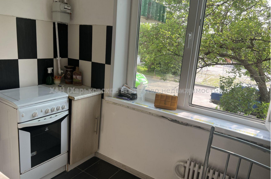 Продам квартиру, Леся Сердюка ул. , 2 кім., 49 м², косметический ремонт 