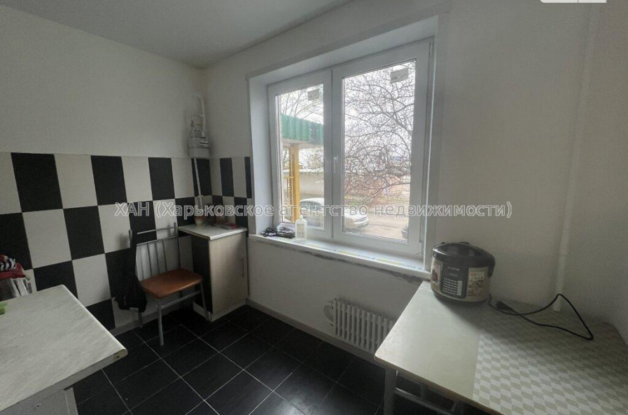 Продам квартиру, Леся Сердюка ул. , 2 кім., 49 м², косметический ремонт 