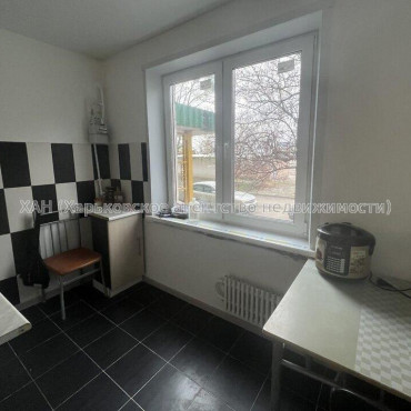 Продам квартиру, Леся Сердюка ул. , 2 кім., 49 м², косметический ремонт 