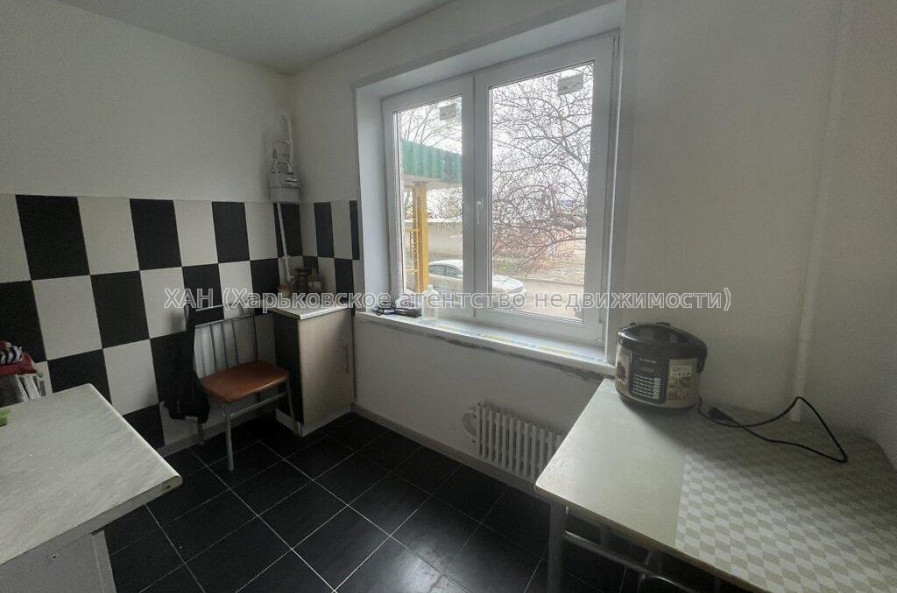 Продам квартиру, Леся Сердюка ул. , 2 кім., 49 м², косметический ремонт 