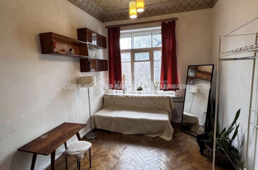Продам квартиру, Дизайнерский пер. , 3 кім., 90 м², косметический ремонт 