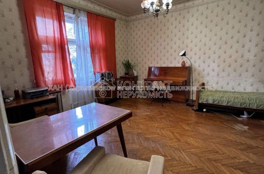 Продам квартиру, Дизайнерский пер. , 3 кім., 90 м², косметический ремонт 