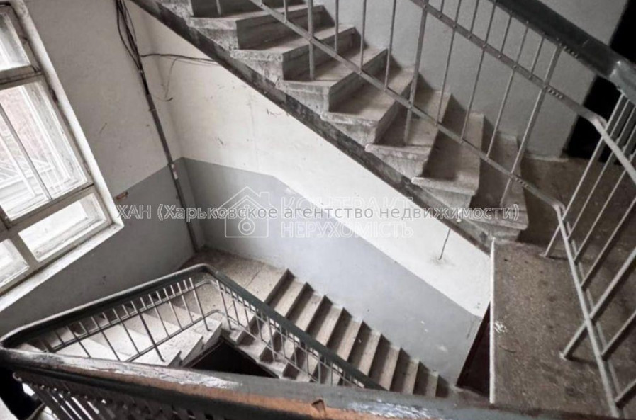 Продам квартиру, Дизайнерский пер. , 3 кім., 90 м², косметический ремонт 
