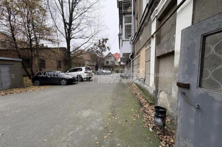 Продам квартиру, Дизайнерский пер. , 3 кім., 90 м², косметический ремонт 