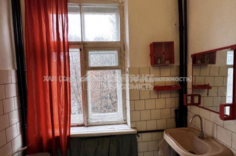 Продам квартиру, Дизайнерский пер. , 3 кім., 90 м², косметический ремонт 