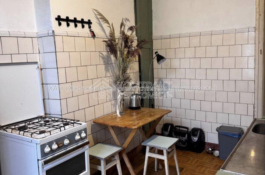 Продам квартиру, Дизайнерский пер. , 3 кім., 90 м², косметический ремонт 