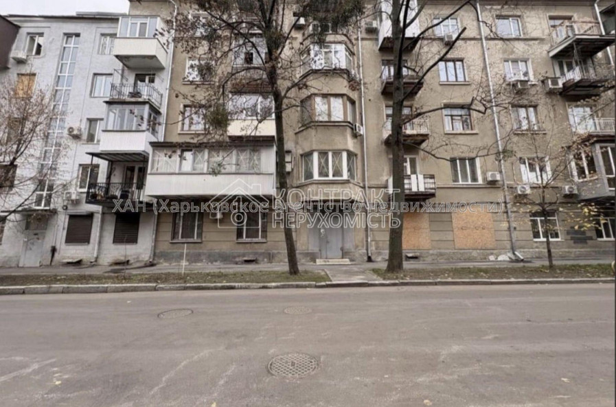 Продам квартиру, Дизайнерский пер. , 3 кім., 90 м², косметический ремонт 