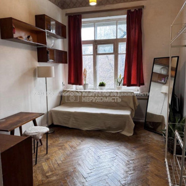 Продам квартиру, Дизайнерский пер. , 3 кім., 90 м², косметический ремонт 