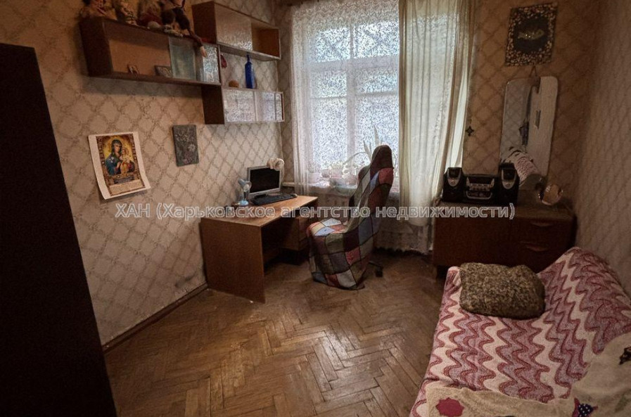 Продам квартиру, Дизайнерский пер. , 3 кім., 90 м², косметический ремонт 