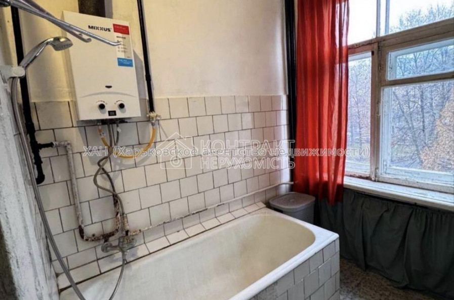 Продам квартиру, Дизайнерский пер. , 3 кім., 90 м², косметический ремонт 