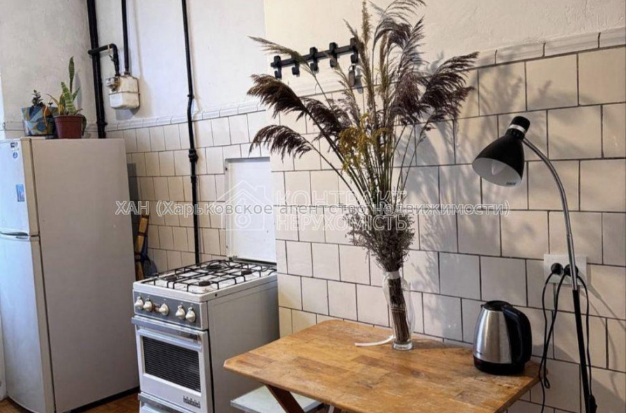 Продам квартиру, Дизайнерский пер. , 3 кім., 90 м², косметический ремонт 