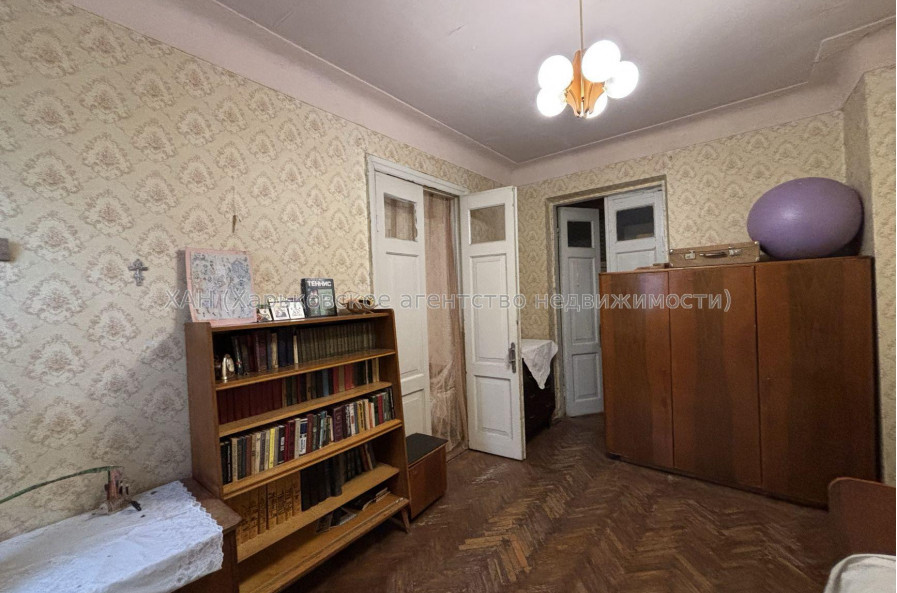 Продам квартиру, Дизайнерский пер. , 3 кім., 90 м², косметический ремонт 