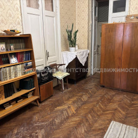 Продам квартиру, Дизайнерский пер. , 3 кім., 90 м², косметический ремонт