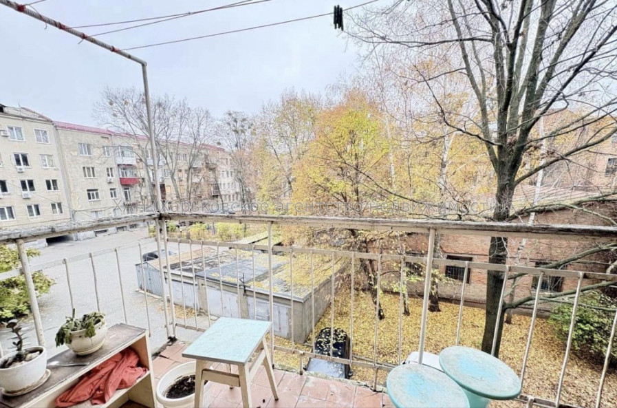 Продам квартиру, Дизайнерский пер. , 3 кім., 90 м², косметический ремонт 