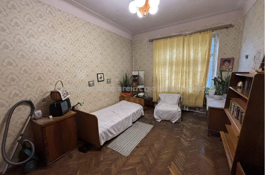 Продам квартиру, Дизайнерский пер. , 3 кім., 90 м², косметический ремонт 