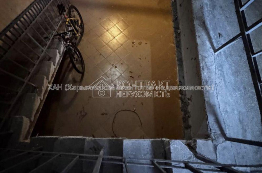 Продам квартиру, Дизайнерский пер. , 3 кім., 90 м², косметический ремонт 