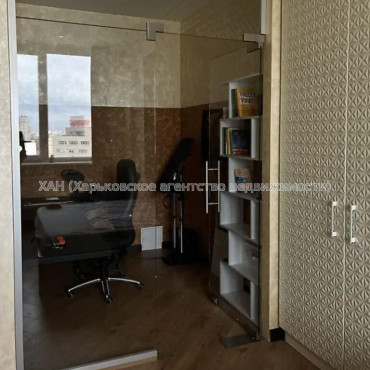 Продам квартиру, Отакара Яроша пер. , 4  ком., 108 м², евроремонт 