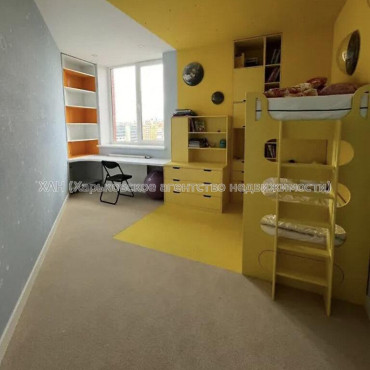 Продам квартиру, Отакара Яроша пер. , 4  ком., 108 м², евроремонт 