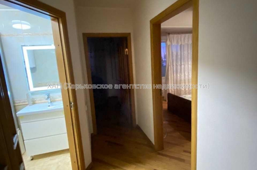 Продам квартиру, Алексеевская ул. , 4 кім., 100 м², евроремонт 