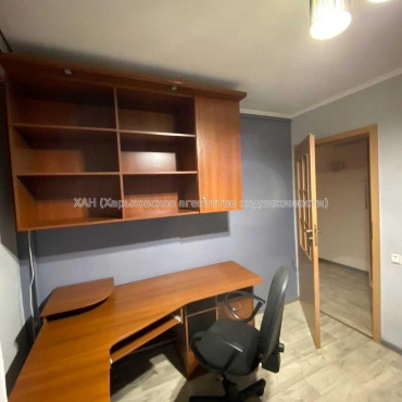 Продам квартиру, Алексеевская ул. , 4 кім., 100 м², евроремонт 